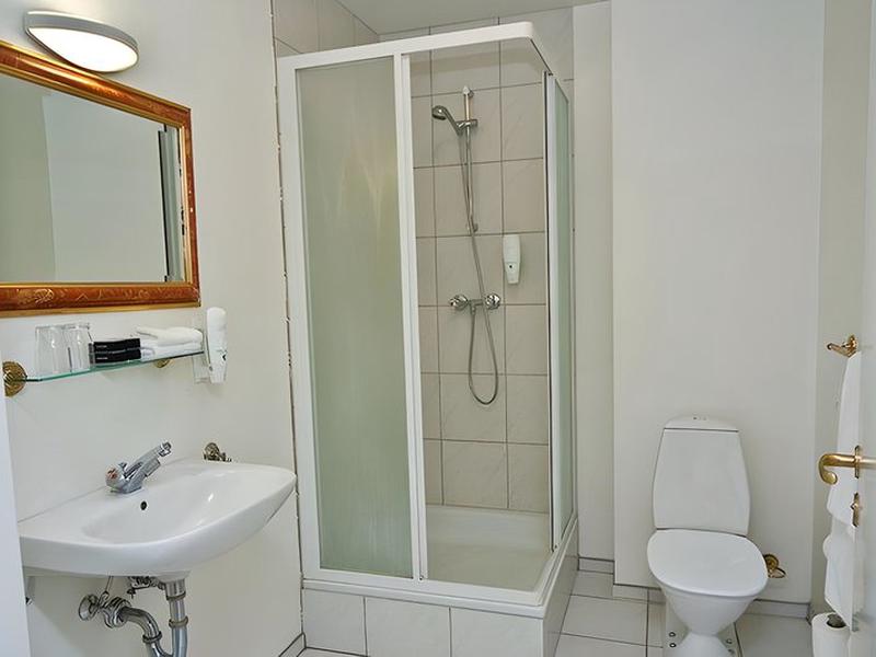 06E8C3ACB248C333487A51B175D33E0E