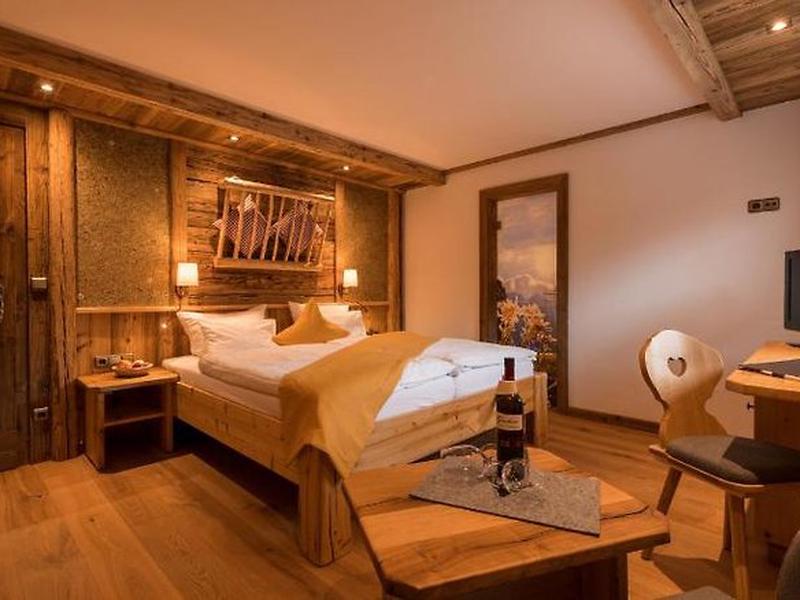 71C7BBDB66C746895CA32835C54A1D10