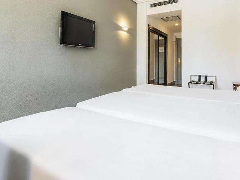 B8D1BF9857CDB229795FEE676A6BE6EC