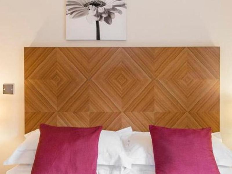 33E942383E44E8FC8061C683F3AE6421