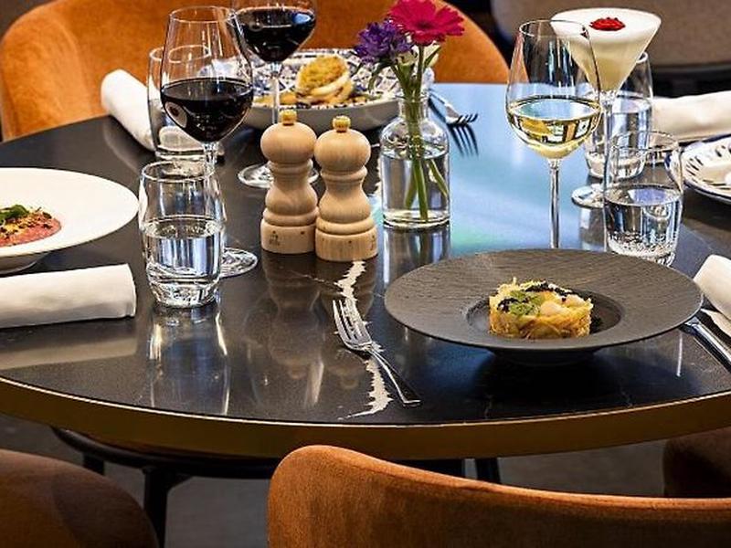 22F4840F42030E605850ACC41E2FE009