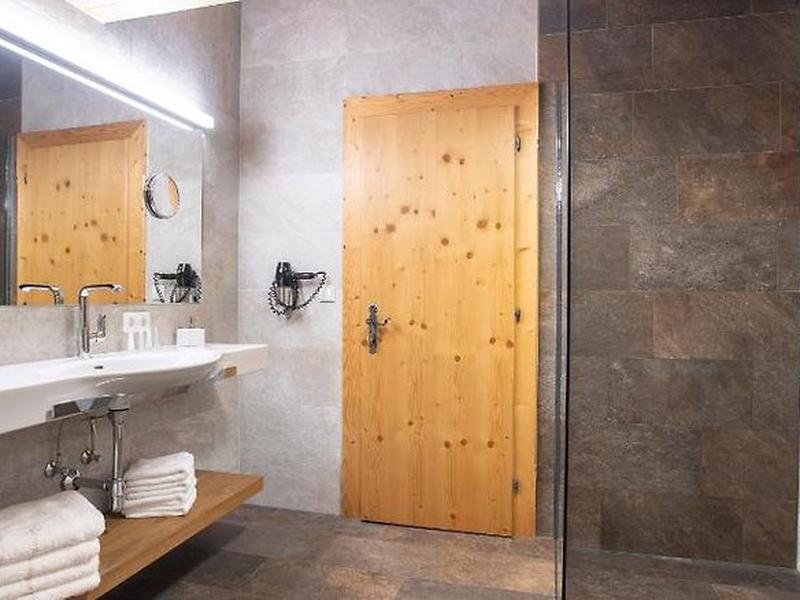 544A40328DD80A5BCC63B8FF5EF605D5