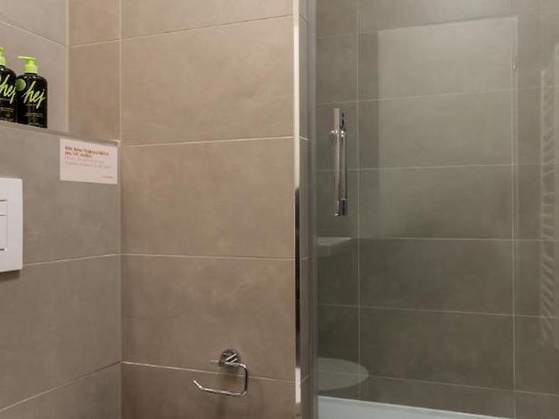 7EF88F070C0040A0268BE821F2FA27D7