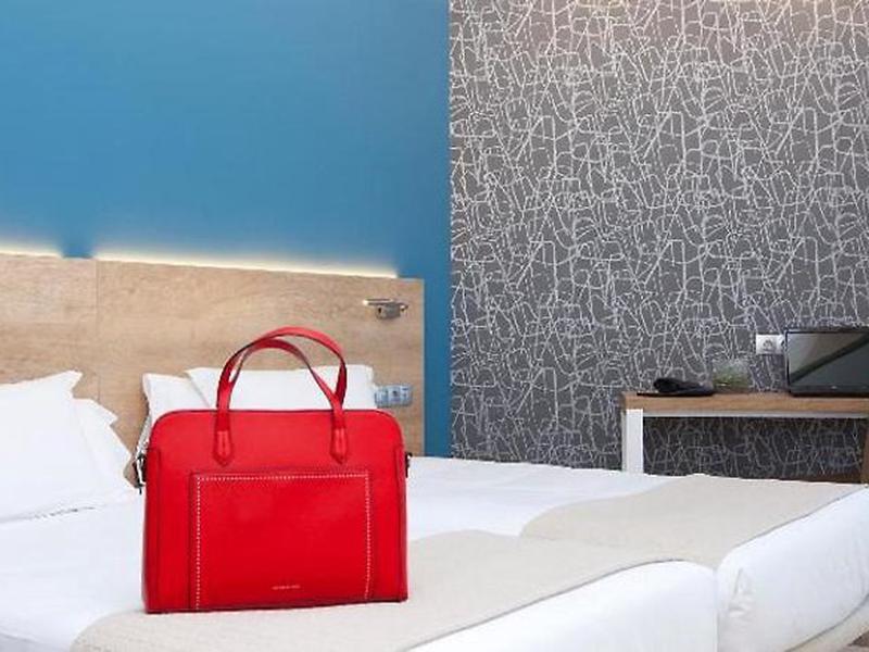 34AC3B3223F8DD35651534D965280ADD