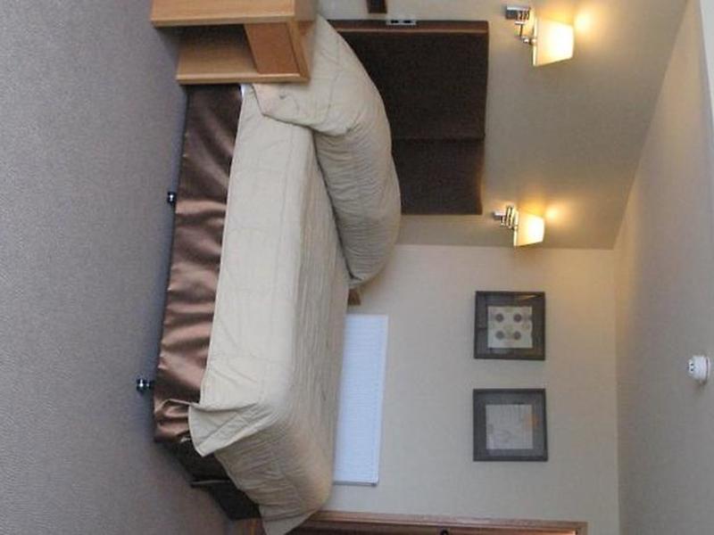 3800C24606DB990C0E4BEFBADC4D540B