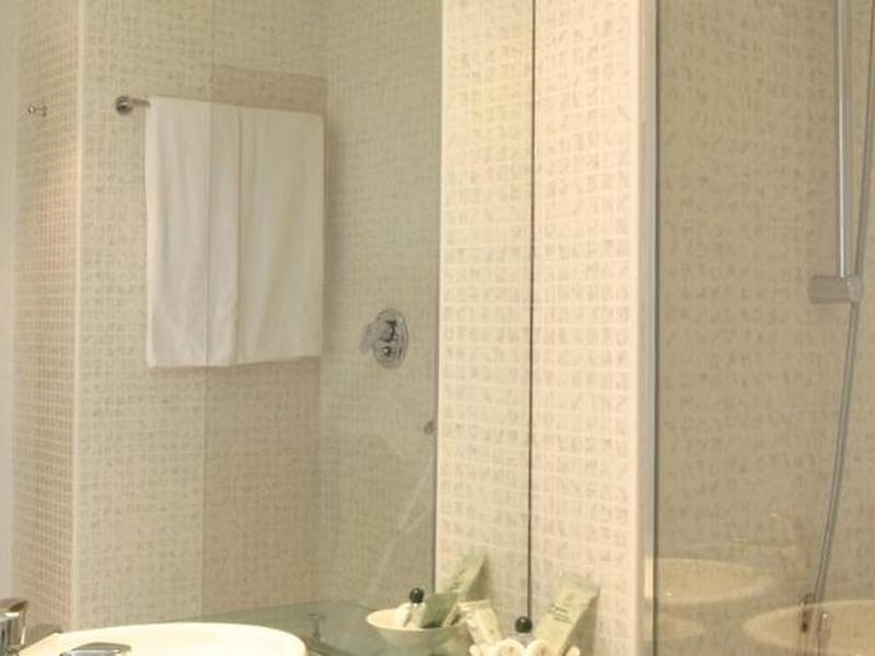 64A671FFB9CB111F94DCD1716DD870E3