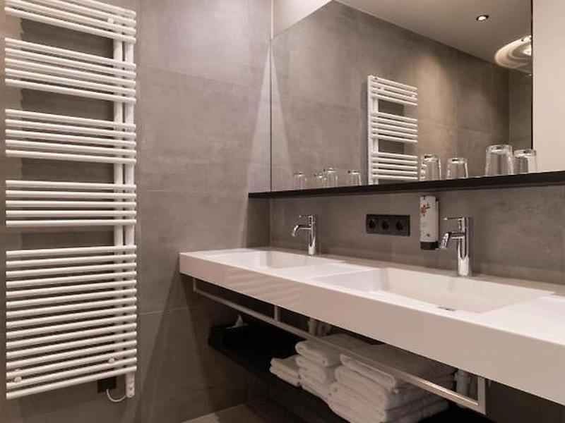 ACB5D7FF75F6E405CB3F1F528BAD07A0