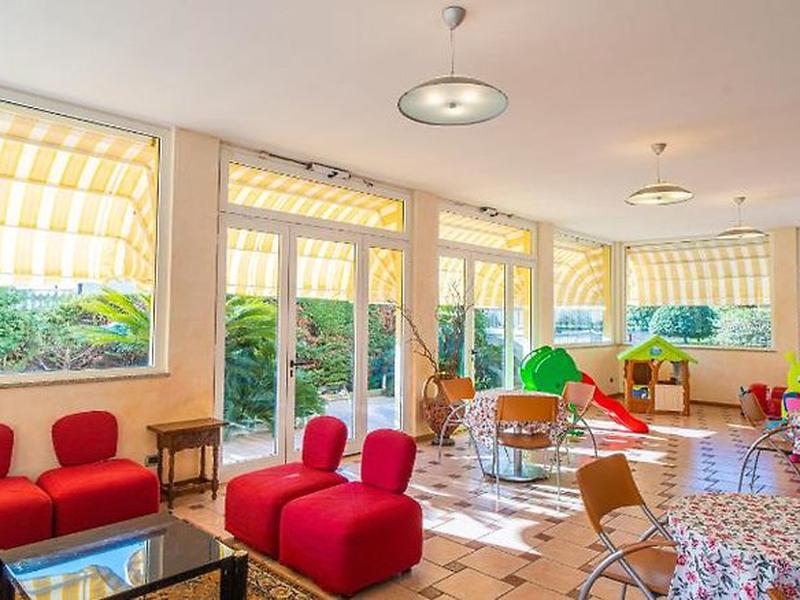 F26597285655CDB4DB634564121E8B4E