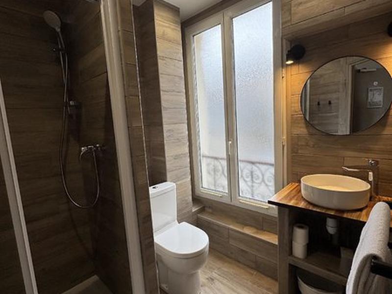 E1F4F340F95FE2AE95FCBE18F1BC1C15