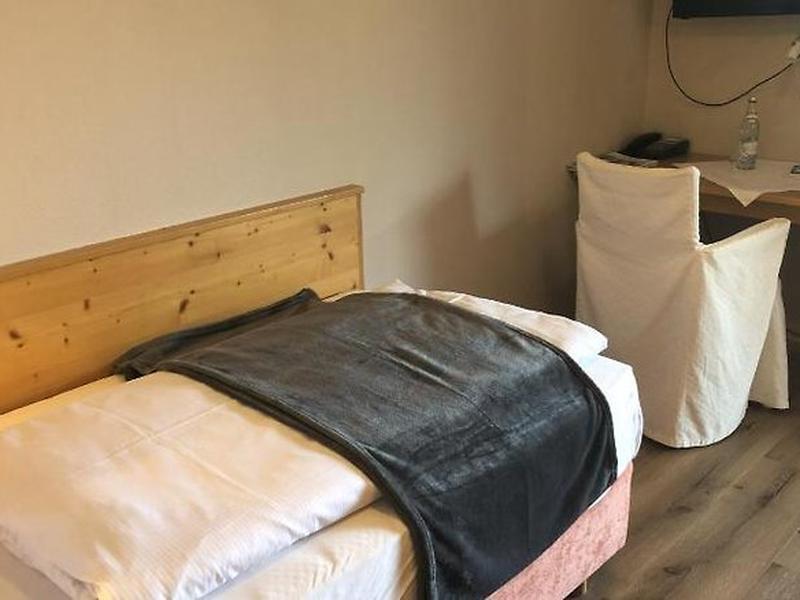 819977FCE79E1B323AFEFA5044DA9557