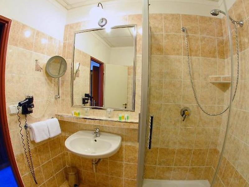 C9C8C8FE1B7B7B27FDF5CF8862C1F92C