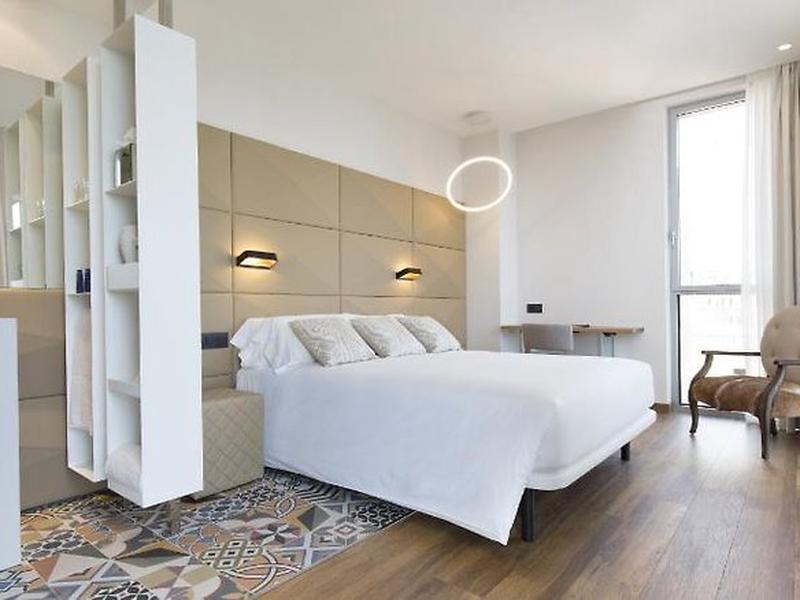 AB9DF48A4E8D6E2EEECE407872C5DF9B