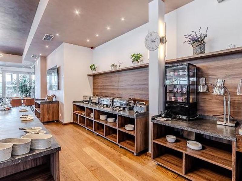 03D34C5E55F64C19D9B81A4D55827B8D