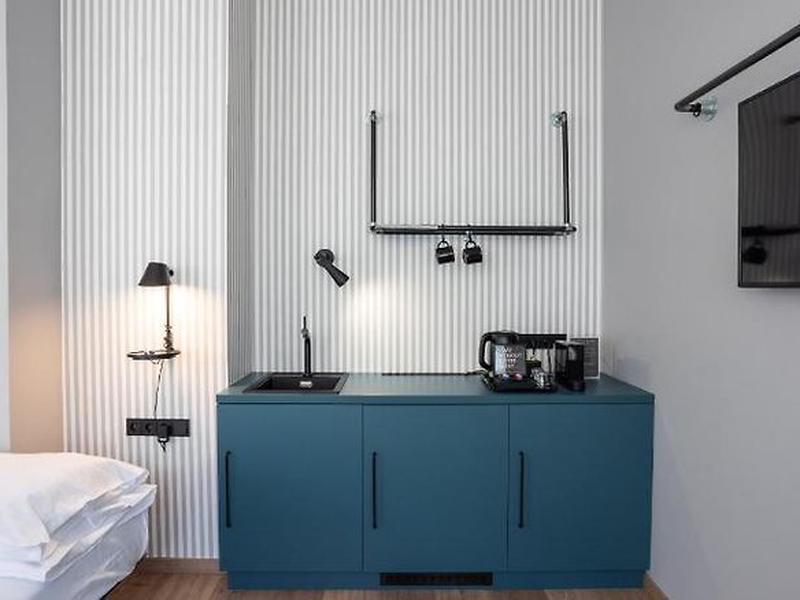 CA42D0EB0376E0B83C500E08476672AE