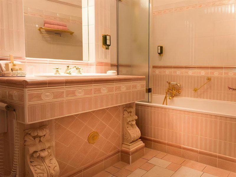 E24CCBEFF122D5C0ABEE2DEF745C8FAF