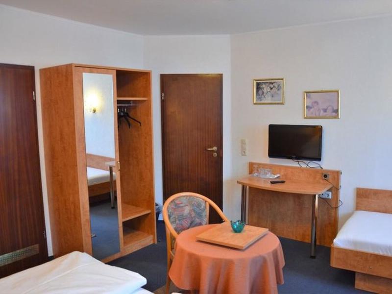 B8991FA33D6866464389FE11269E01A1