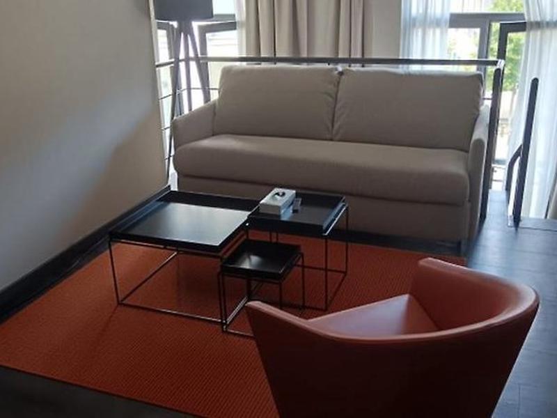 7925C4553D76146EF63BF64350ECF9A8