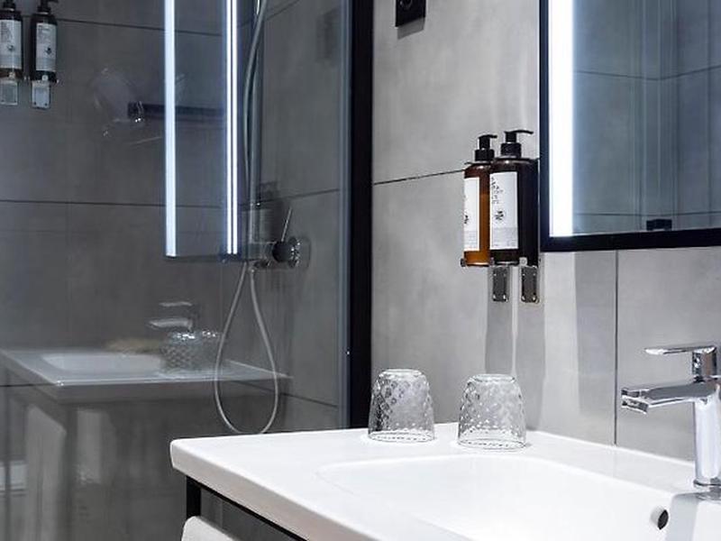 670FD9F810F2B69C00D49F36E1B4FF34