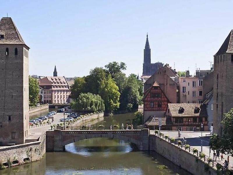 33208B2AB31529361E7C93E426AD5903