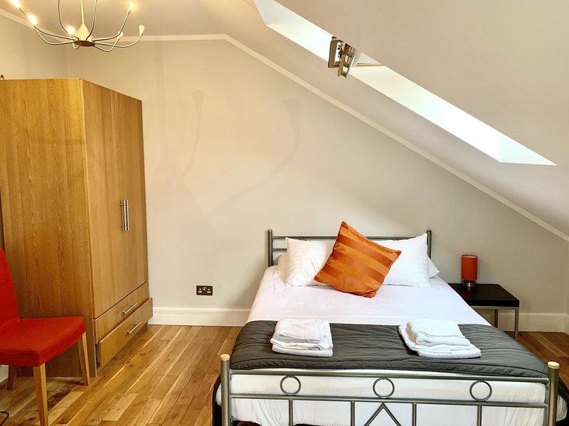 4298371ACD4D13B9E01A0698A210107C