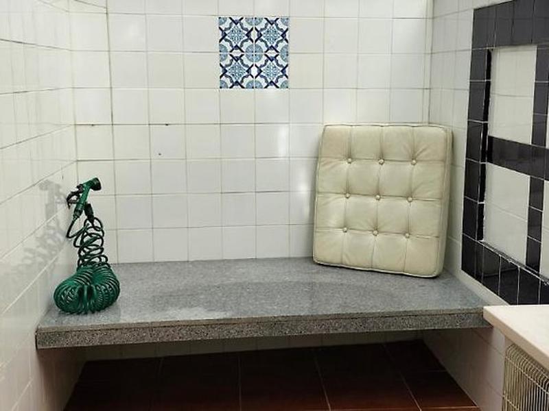 9BDD34102384CC3E7524F8EF4D4B481C