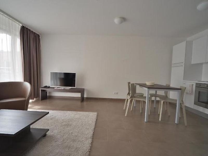 78AB149D0B3F31A73BF230F70C4BBF9D