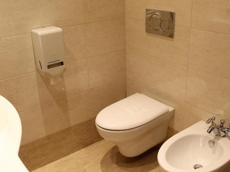 2735D044550E65D839340346BAE4BFB8