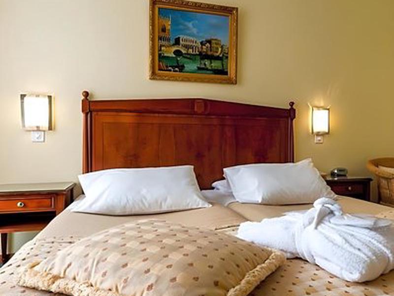 A526CAE771128089087E45C893224098