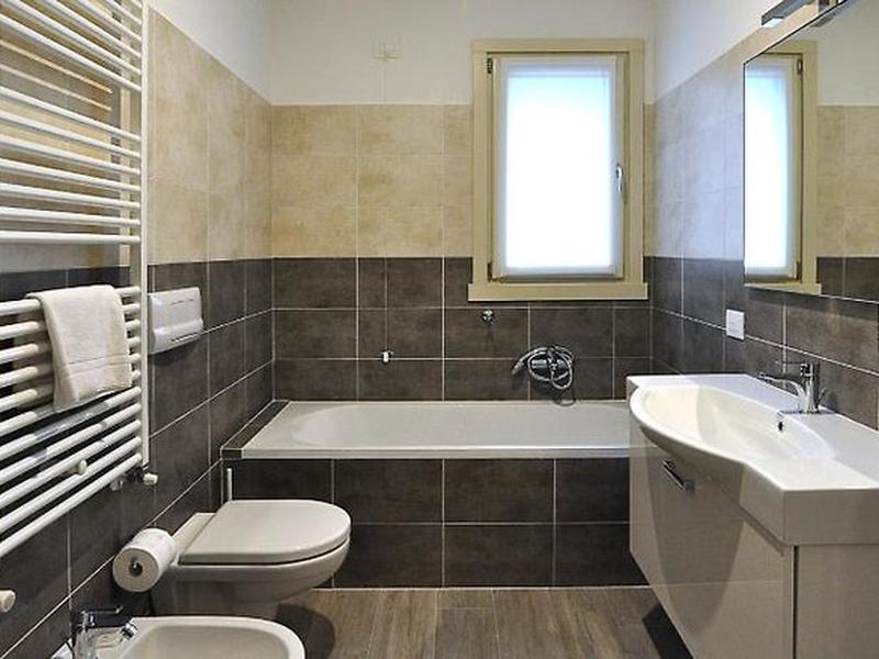 FC2658C93EC8A695EDB1A709173E2241