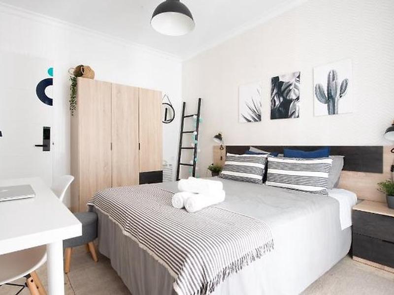 5CB8CF1F63570927D18BBB69DE1663E5