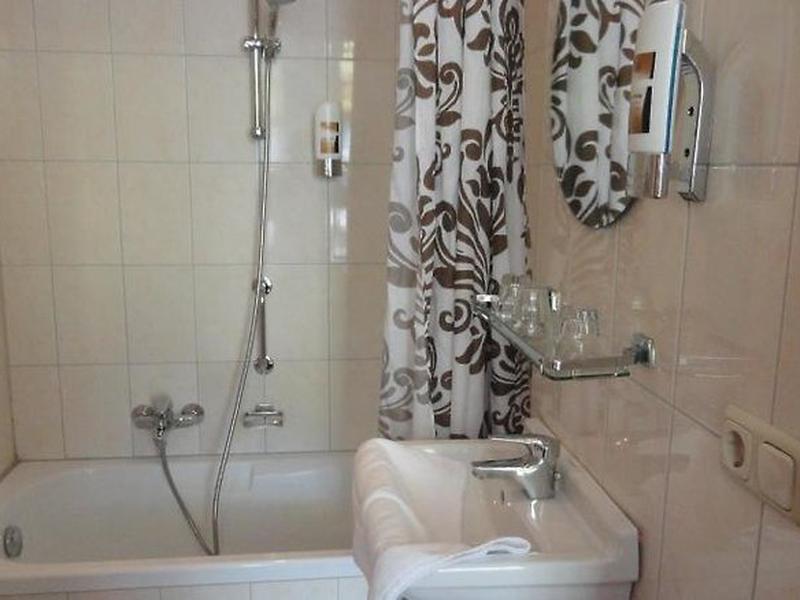 6D5852AF7AAABF29AC16BB4FCD2F4B43