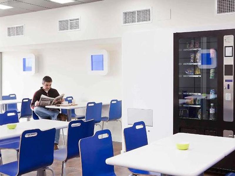 328DA7743ED37FB48D69EA7BBAF1F3DF