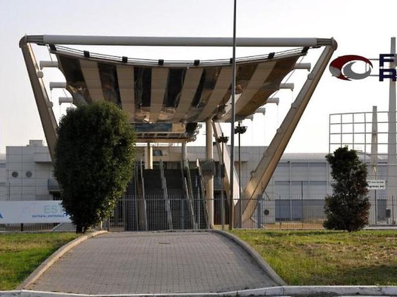 89F24EB049BF72D33D46CEE8FF94F01A