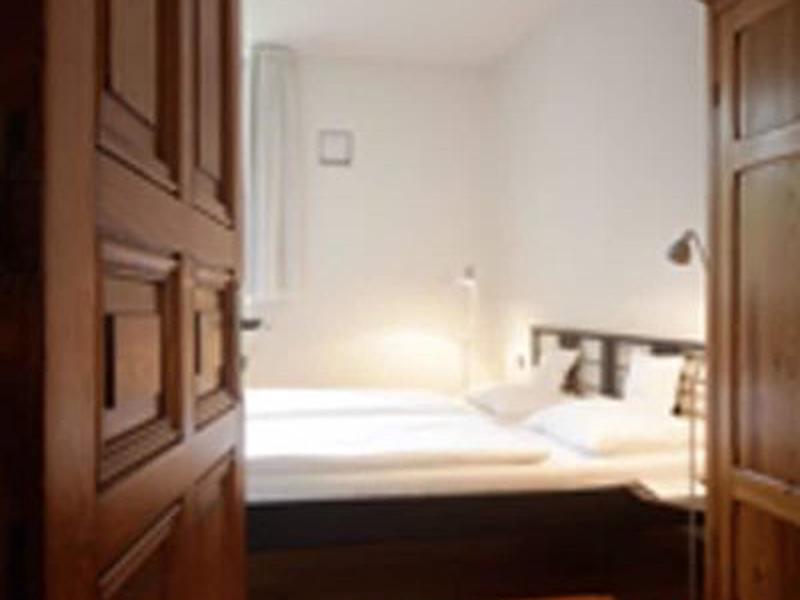 24B66B67D871DA459FD755688AE0D4CB