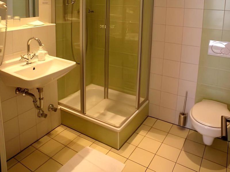 B956A9648607DC2F8C9787C847963DC8