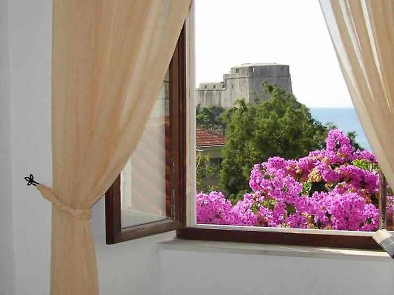 71AD297661061F12DBB0C549F9F413BD