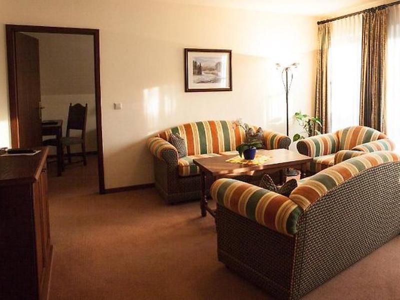 D892EE0648D9FCFBC4ADE999853FC030