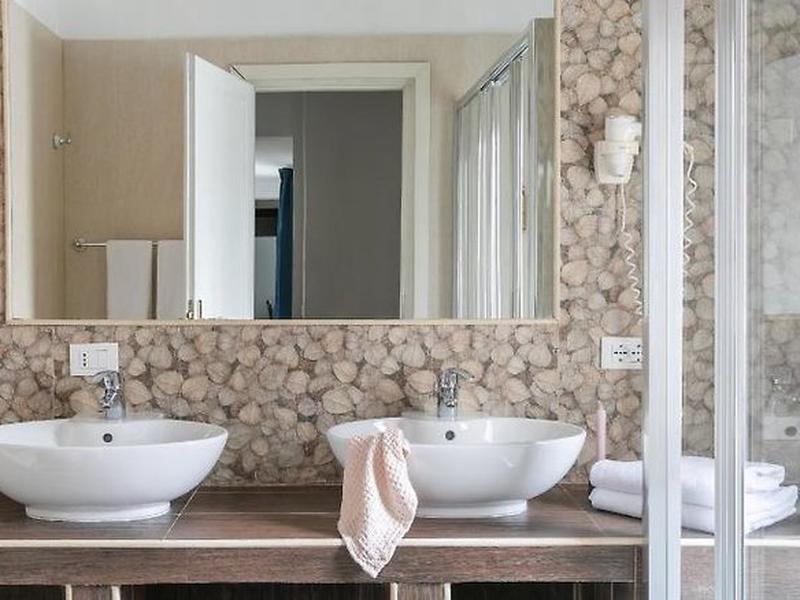 4961EF703B684A2E81C89466C65C33C6