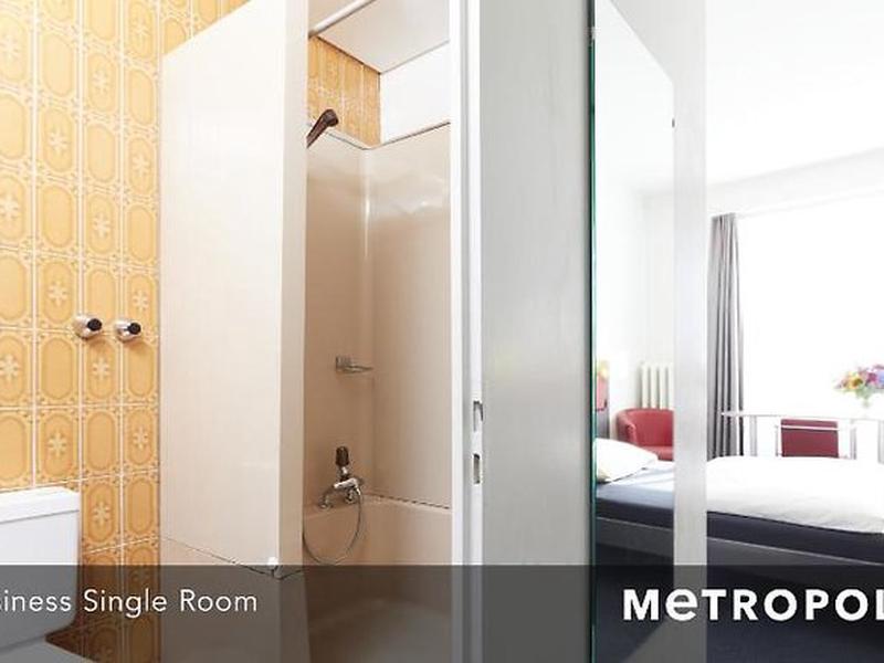 9922FE8F32A1AB822DF2AF35FD938F03