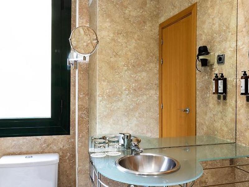 6886D1D47C64772C2E619B80427400FB