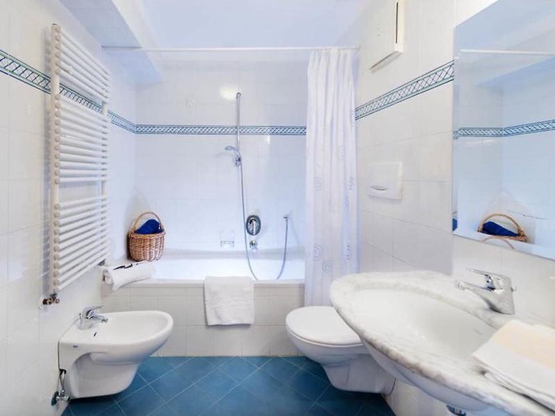 83119806BF17F274F554AE50C8833374