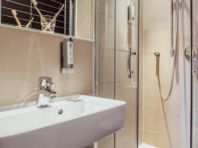 28F3A0D40C20ADFFD5A921A0E8266BC0