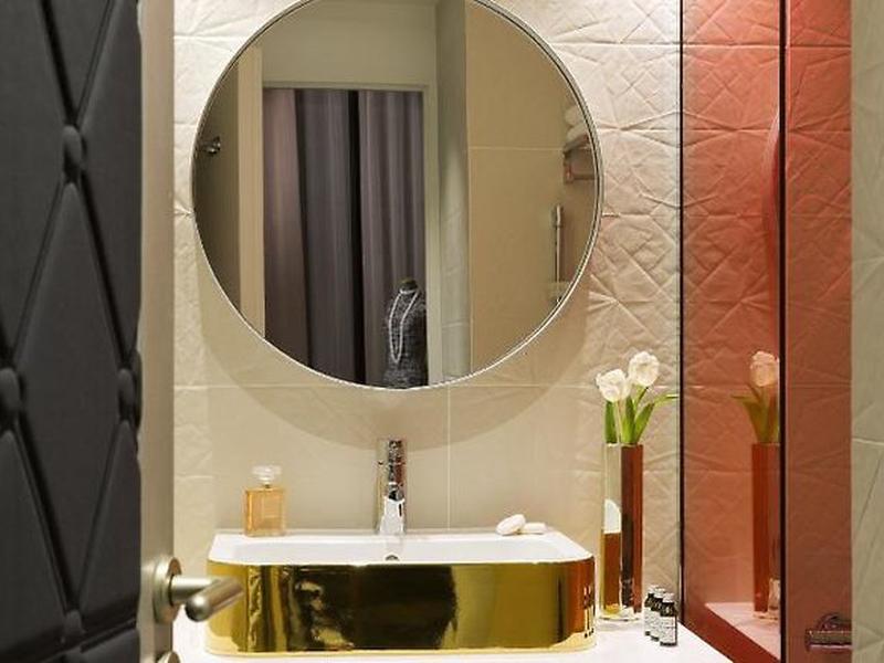 20EC3A3EB0330CA03A82B705E5744463