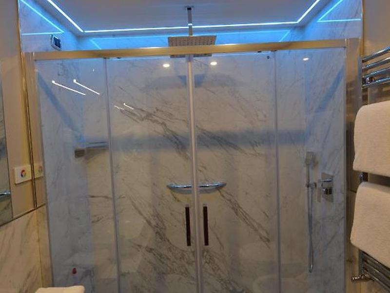 1F8F0CF5D77045F0EC1C42B530F04131