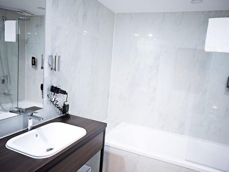 E1EF139777964DF7E76D0397033C9700