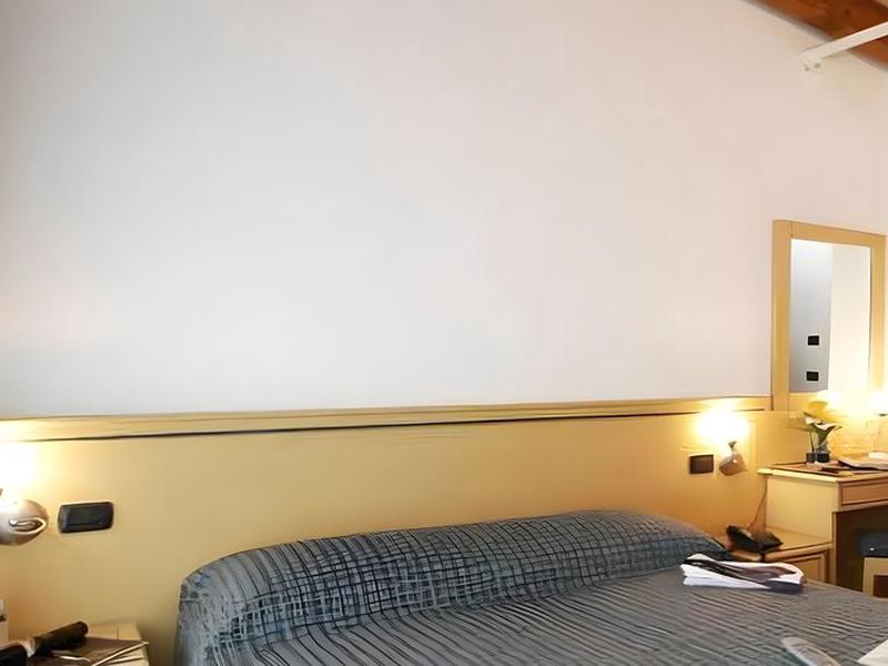 3DCAB716167FEF6038CDD2D3D036E72B