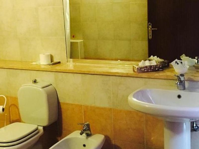 05AC7499F04B7B99543CDE079624E62A