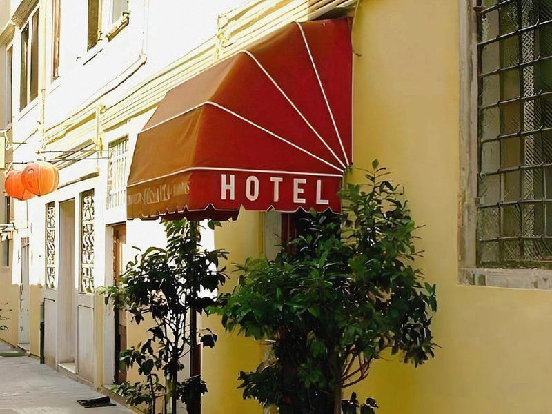 FAB85ED2EDEF63F18C5DE5AD44A43E21