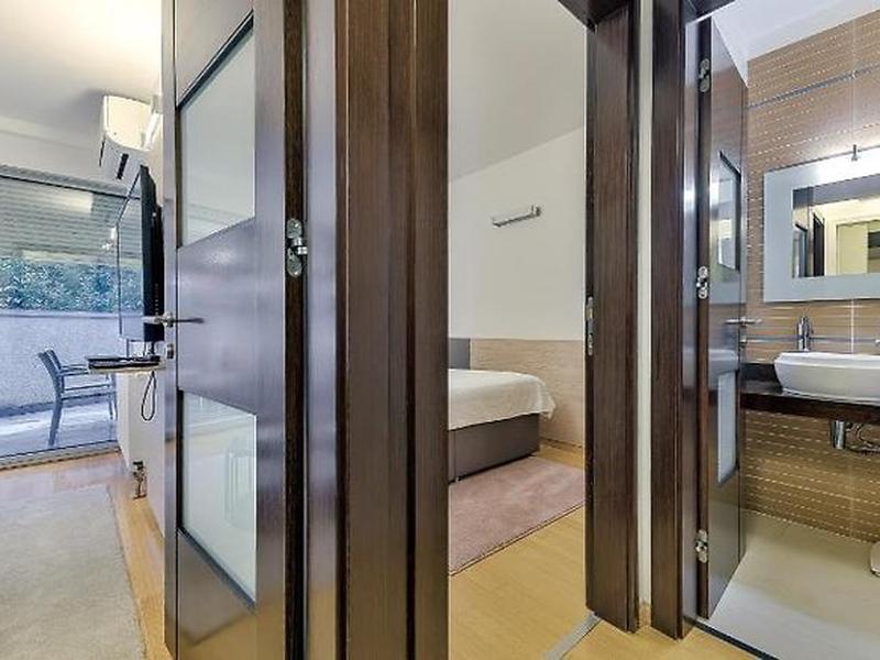 13FD6A18D09D2CDC7989E0A4B7AFE8A9