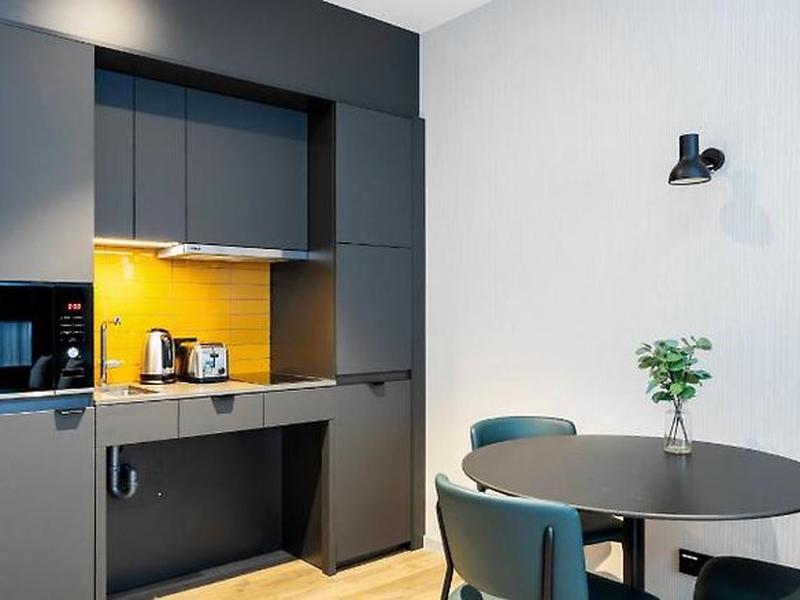 E650D5985054405BA149F022F5D96B95